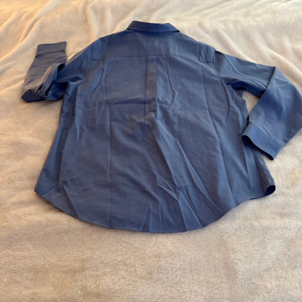 L.L. Bean Wrinkle Resistant Blue Cotton Long Sleeve Button Down Blouse Size L - Picture 9 of 16